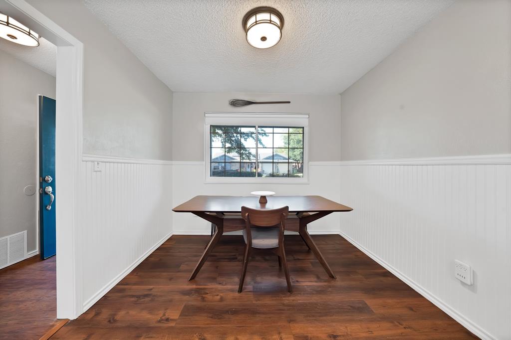 5405 Pineridge Drive Property Photo 6