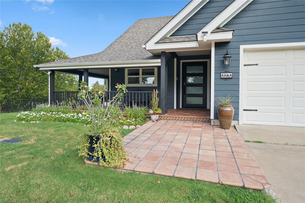 7581 E Lake Drive Property Photo 6