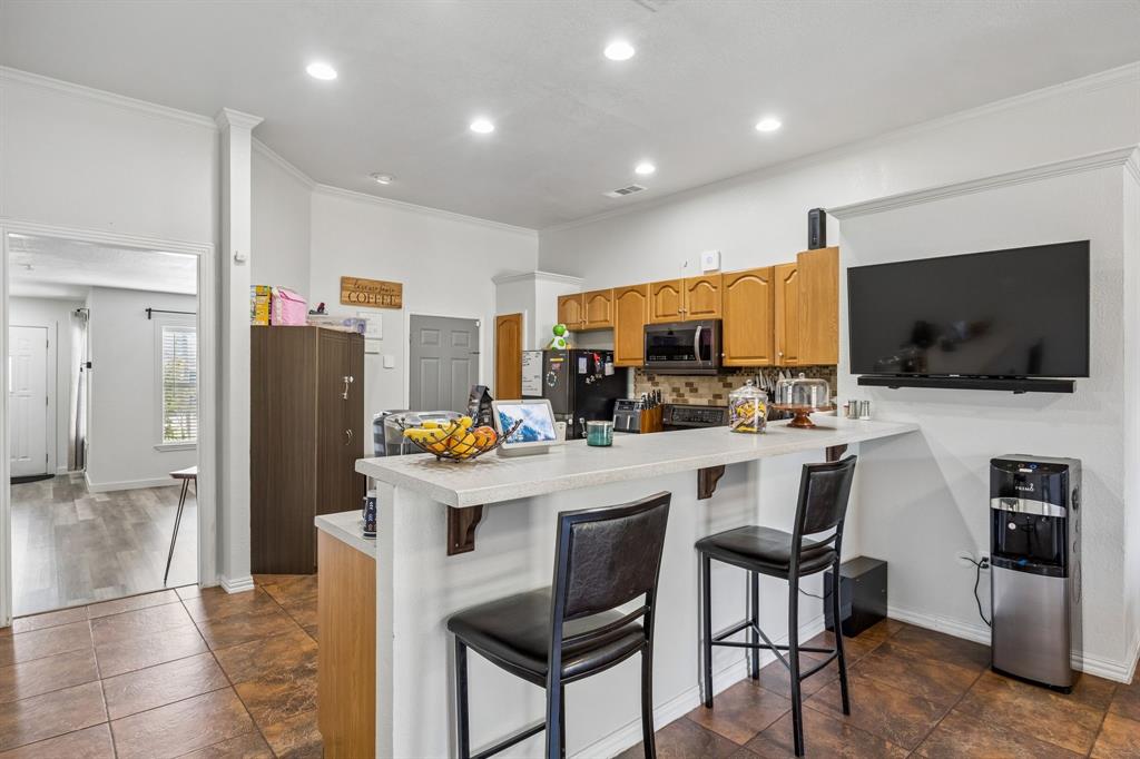 594 Trout Street Property Photo 12