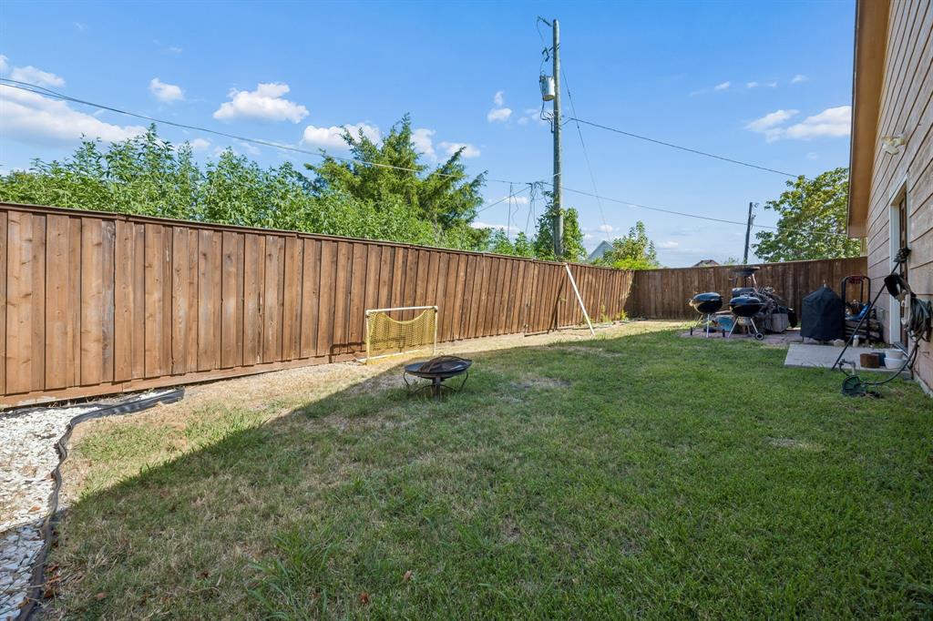 594 Trout Street Property Photo 23