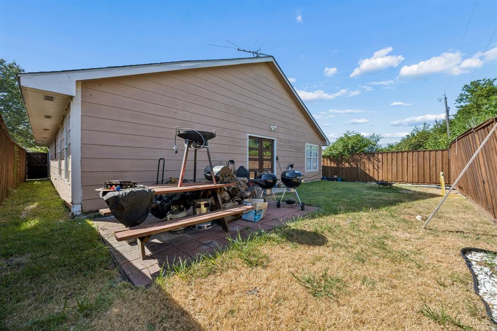 594 Trout Street Property Photo 25
