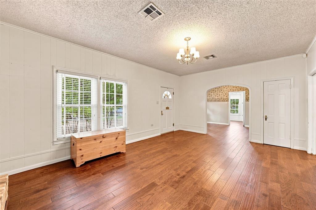 2616 Pine Avenue Property Photo 5