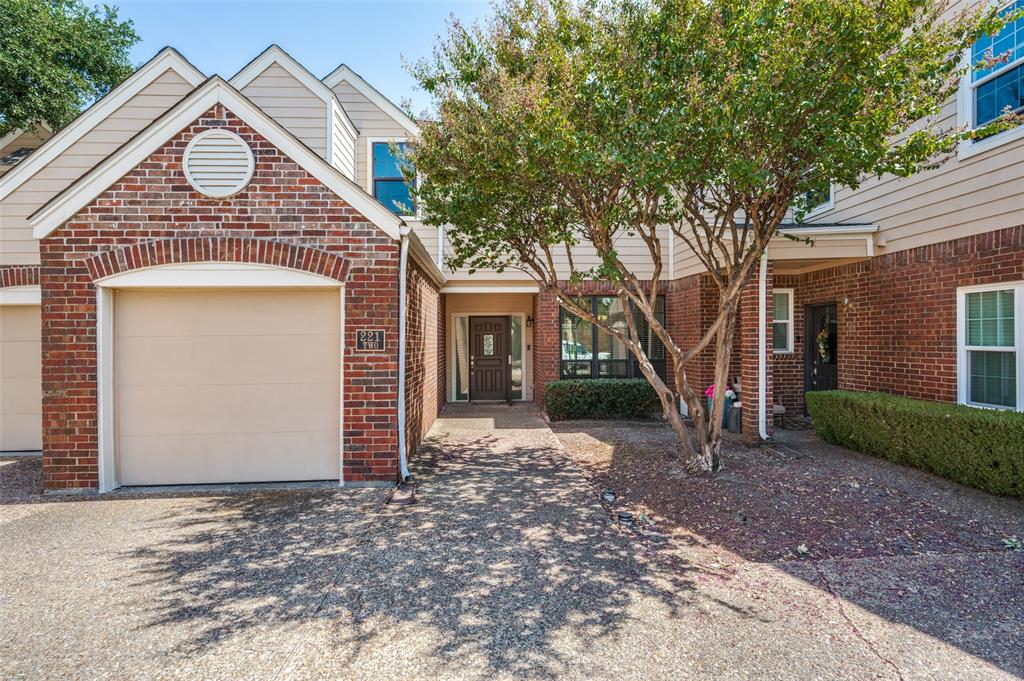 221 Cimarron Trail 2 Property Photo 1