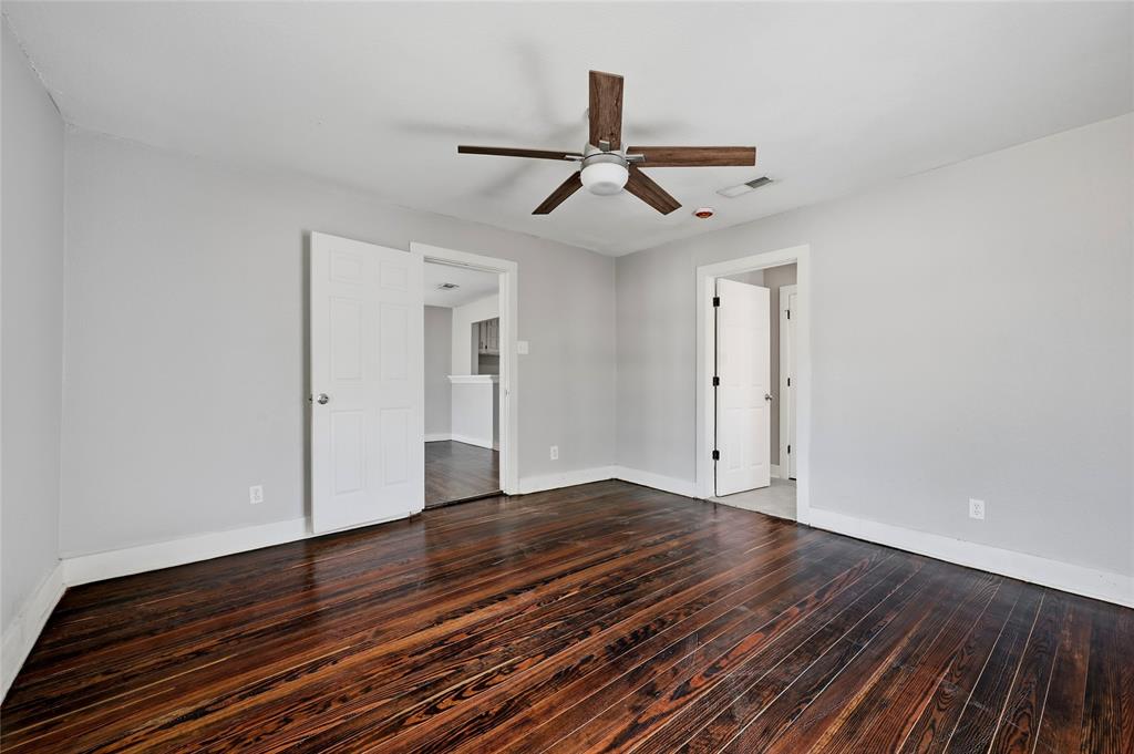 215 W Walker Street Property Photo 12