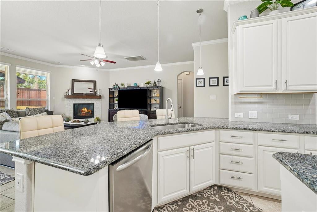 6749 Cambridge Drive Property Photo 11