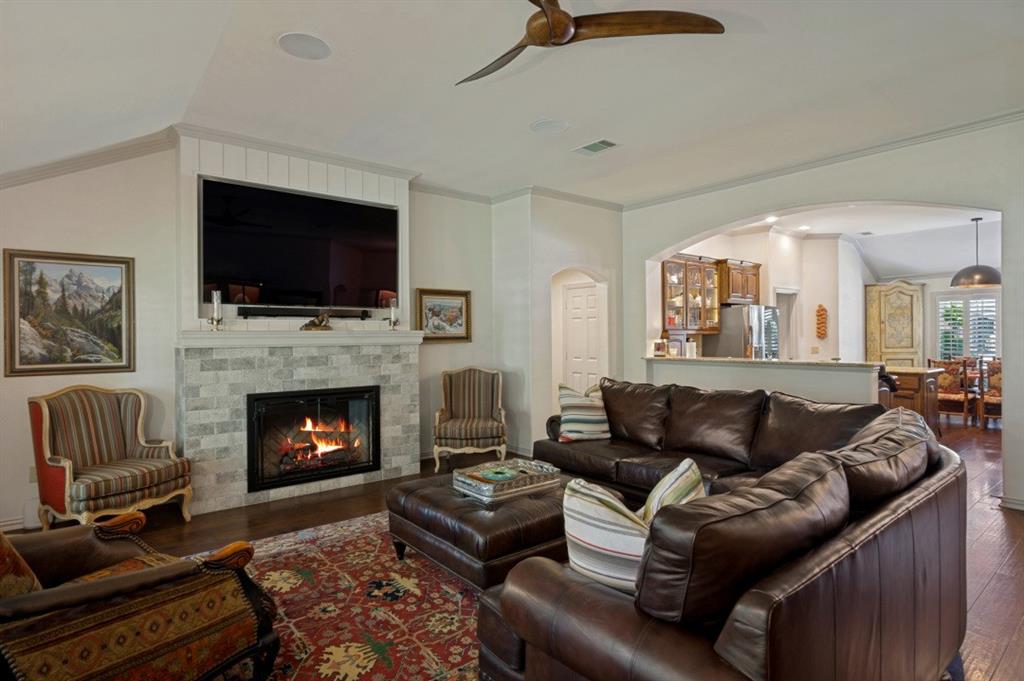 8901 Crestview Drive Property Photo 11