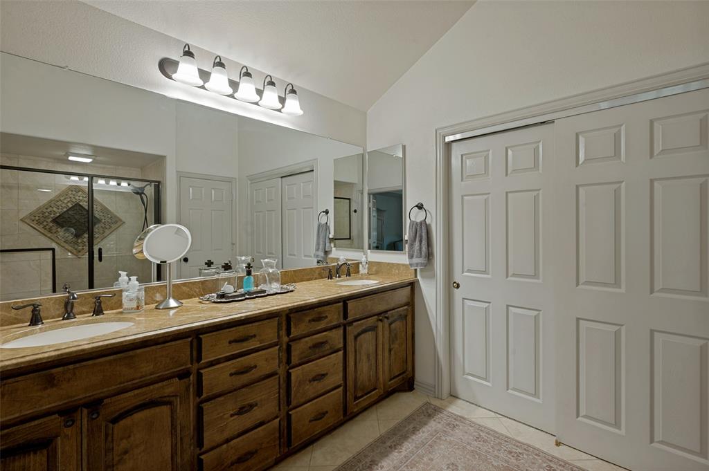 8901 Crestview Drive Property Photo 18