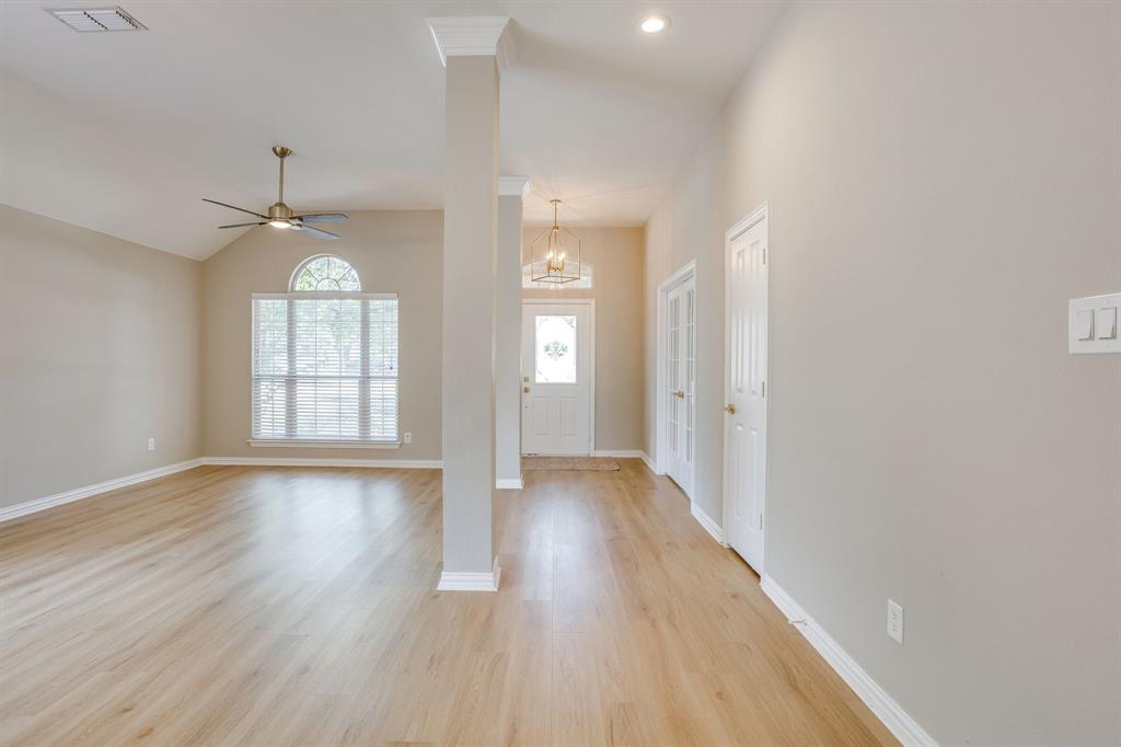270 Bluff View Court Property Photo 4