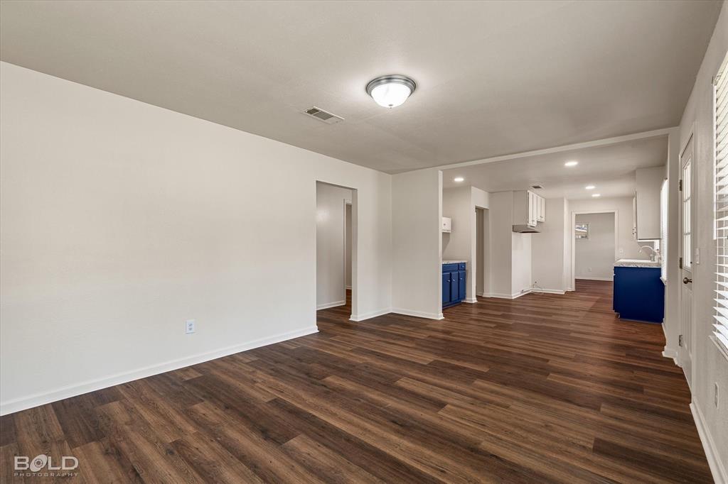 6337 Garden Oaks Drive Property Photo 7