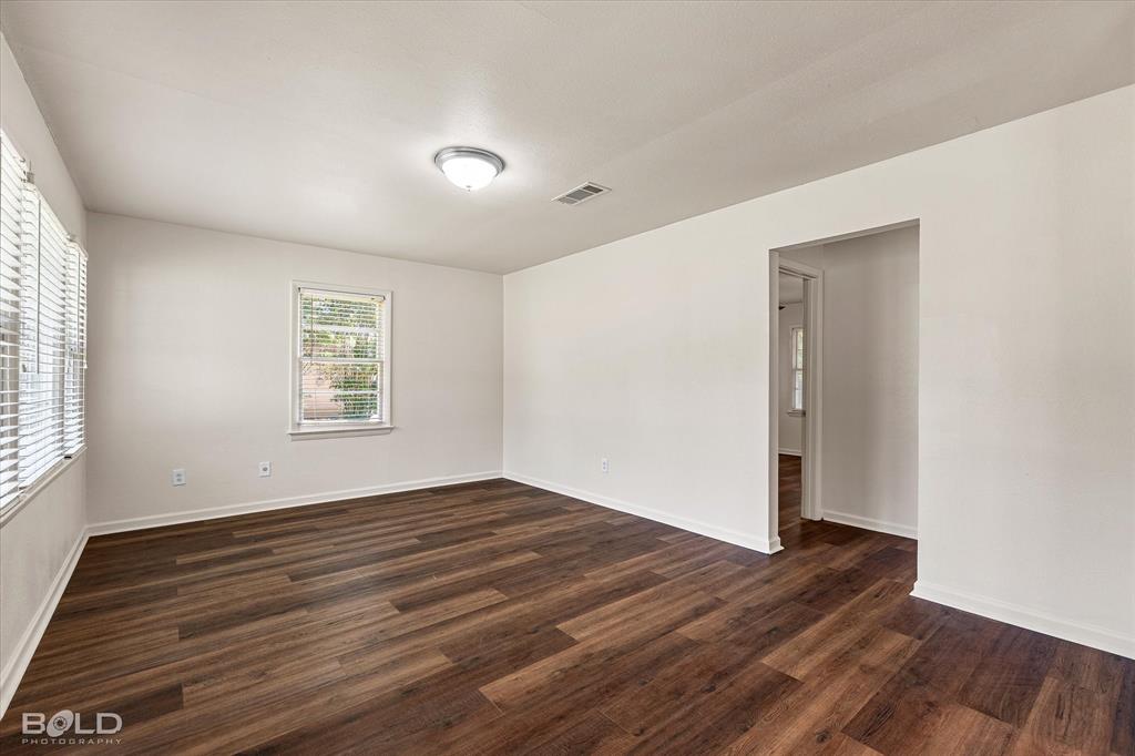 6337 Garden Oaks Drive Property Photo 8