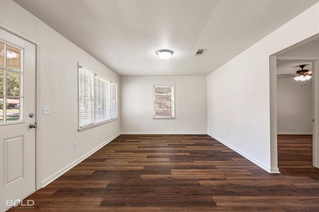 6337 Garden Oaks Drive Property Photo 9