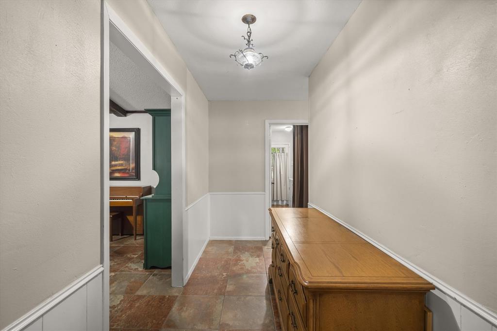 508 Warren Street Property Photo 4