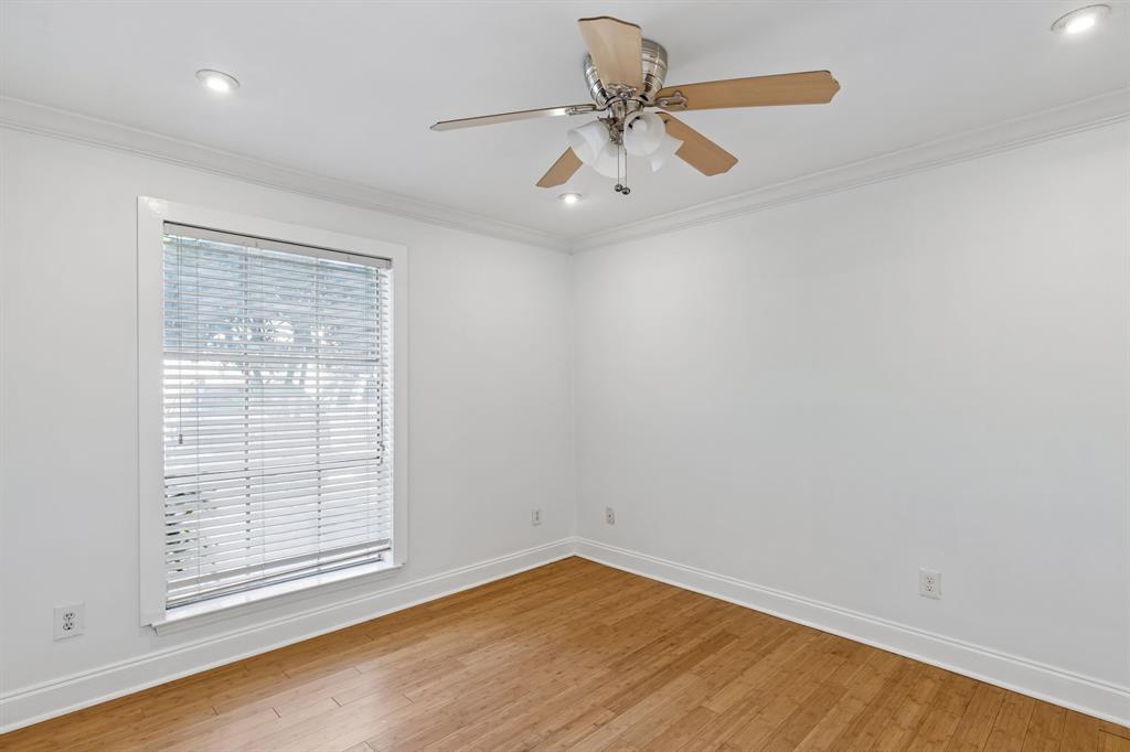 10240 Regal Oaks Drive B Property Photo 13