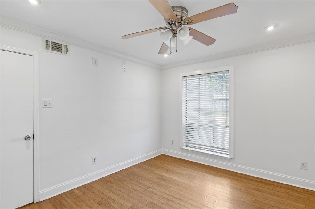 10240 Regal Oaks Drive B Property Photo 15