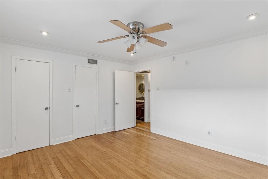 10240 Regal Oaks Drive B Property Photo 20