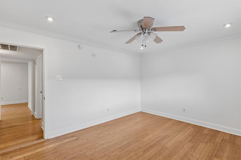 10240 Regal Oaks Drive B Property Photo 21