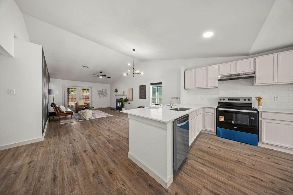 325 Chancellorsville Drive Property Photo 13