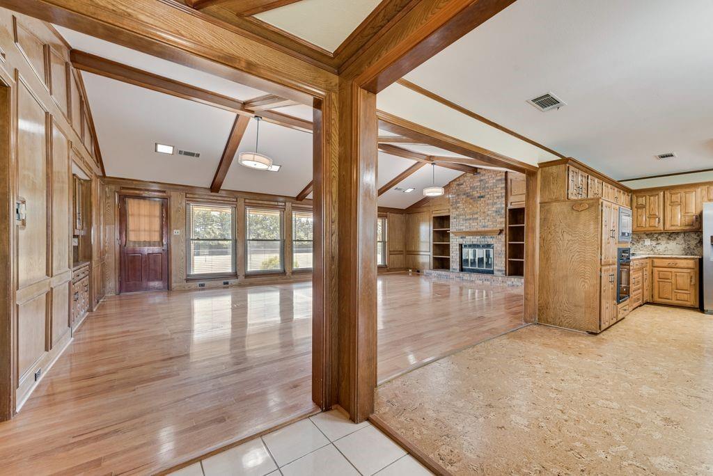 10470 Live Oak Drive Property Photo 6