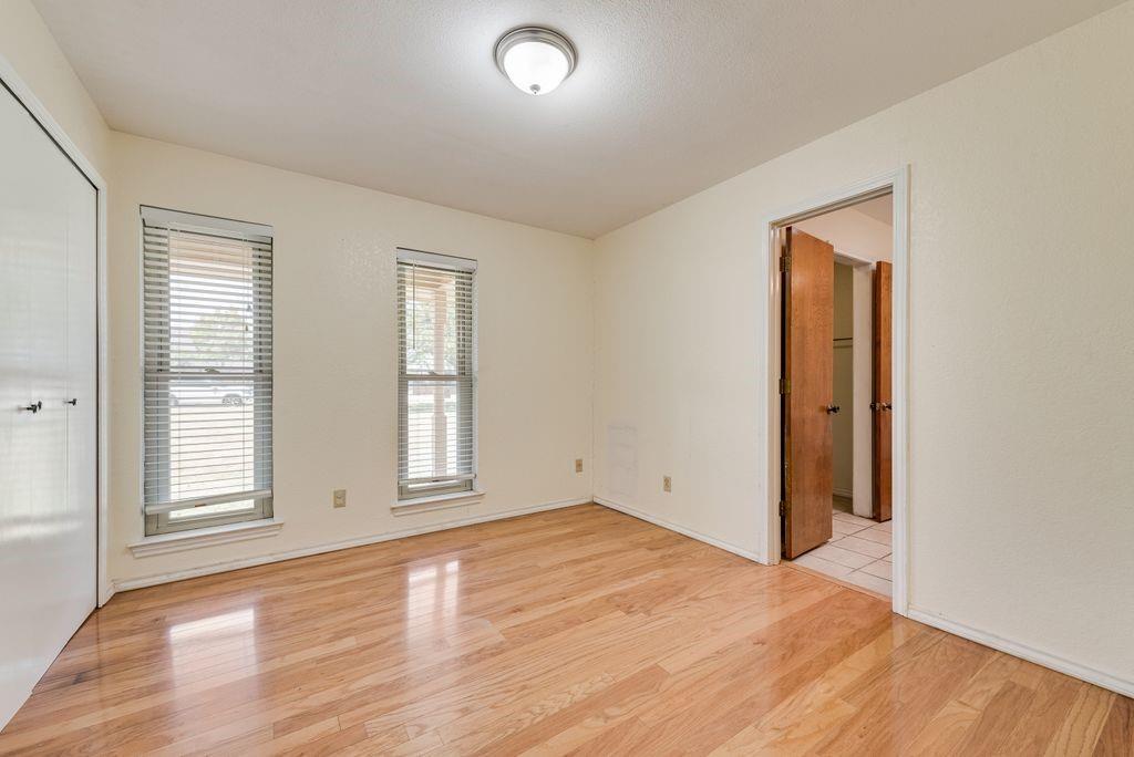 10470 Live Oak Drive Property Photo 11