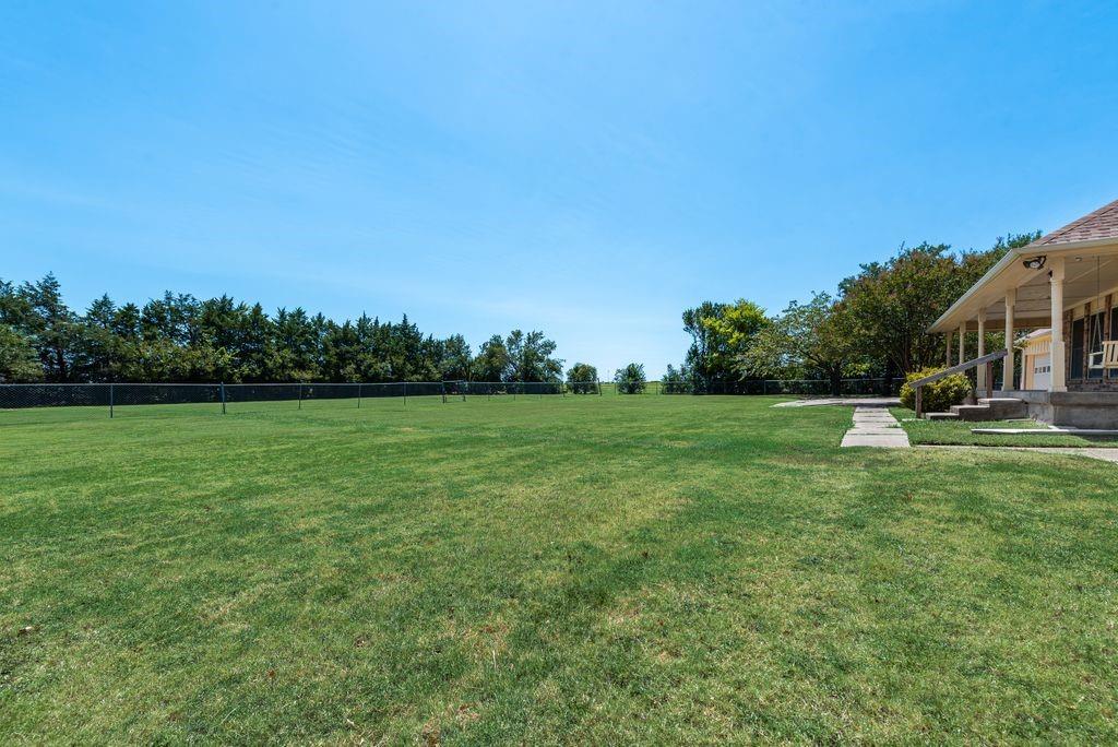 10470 Live Oak Drive Property Photo 13