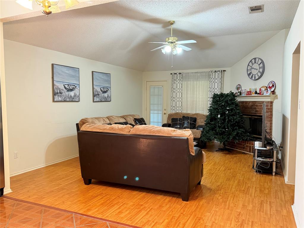 6006 Brook Forest Drive Property Photo 4