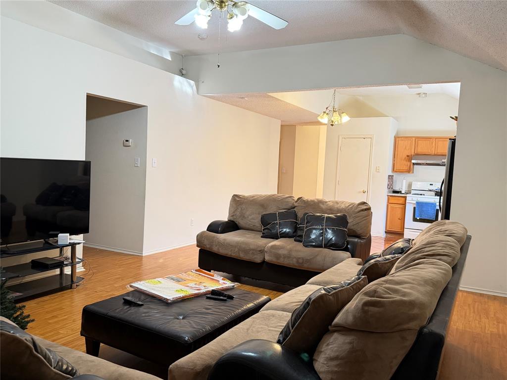 6006 Brook Forest Drive Property Photo 5
