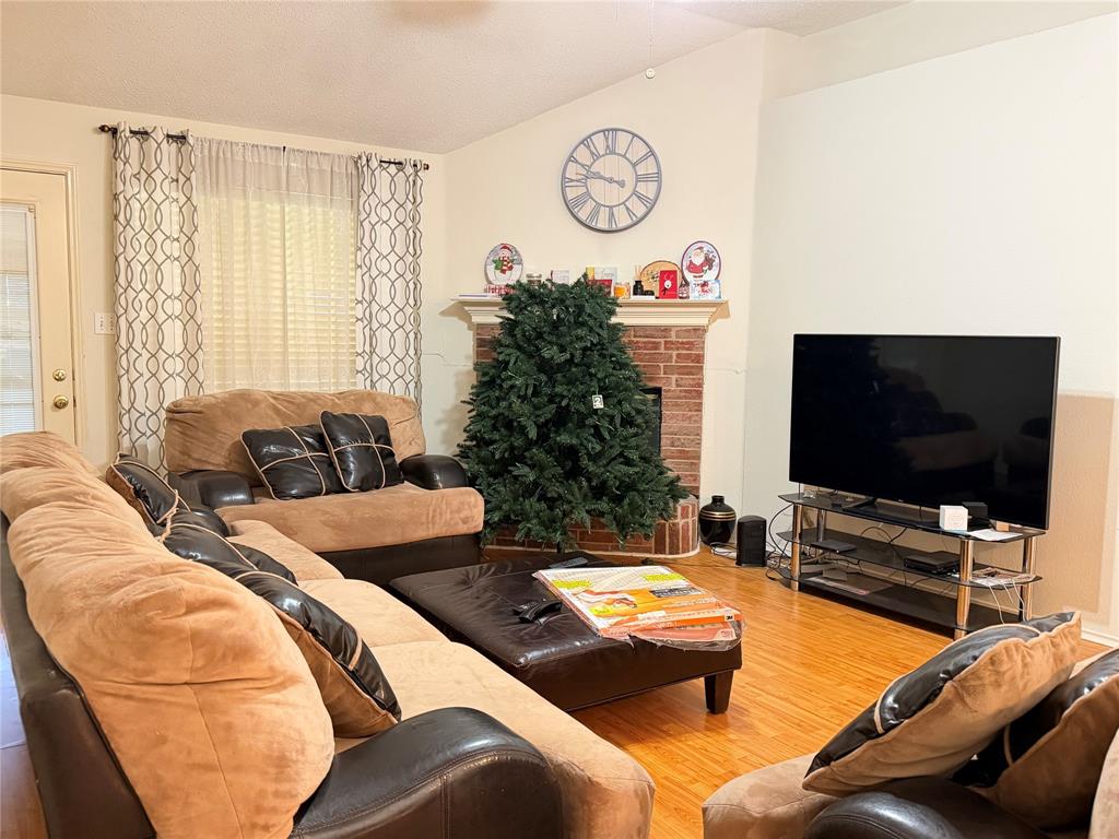 6006 Brook Forest Drive Property Photo 6