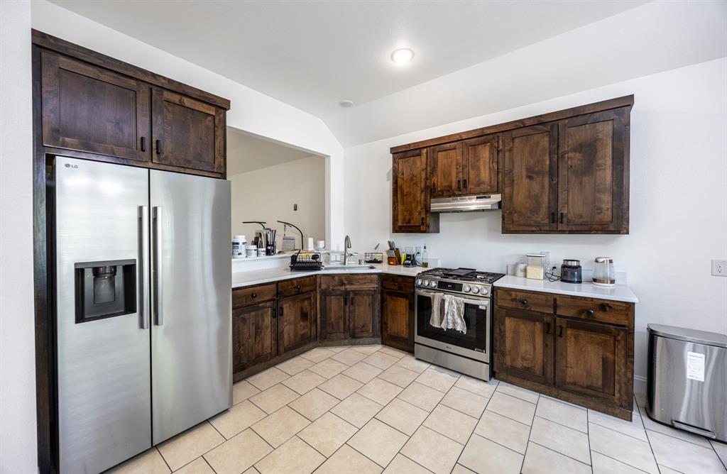 1236 E Fogg Street Property Photo 4