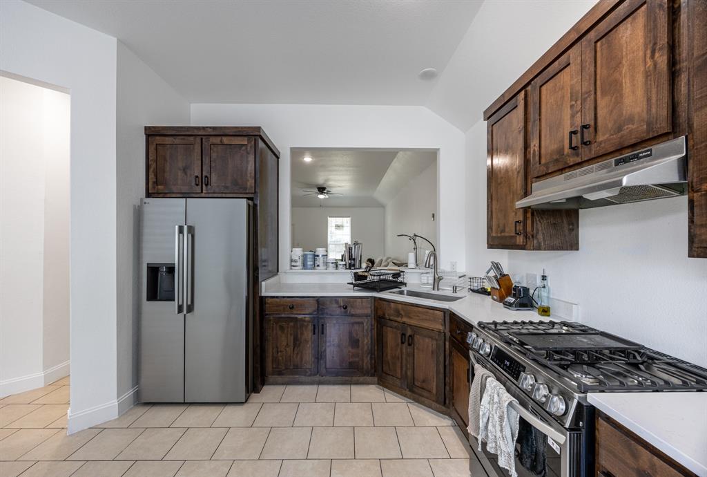 1236 E Fogg Street Property Photo 5