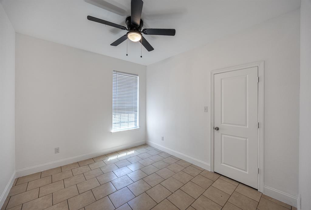 1236 E Fogg Street Property Photo 14