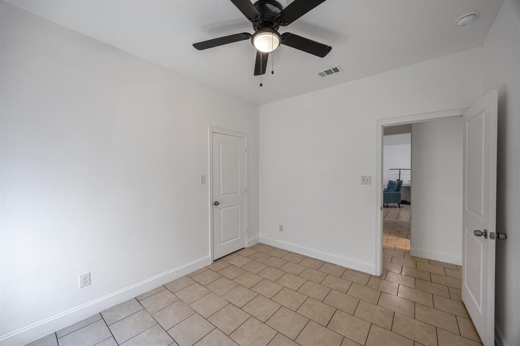 1236 E Fogg Street Property Photo 15