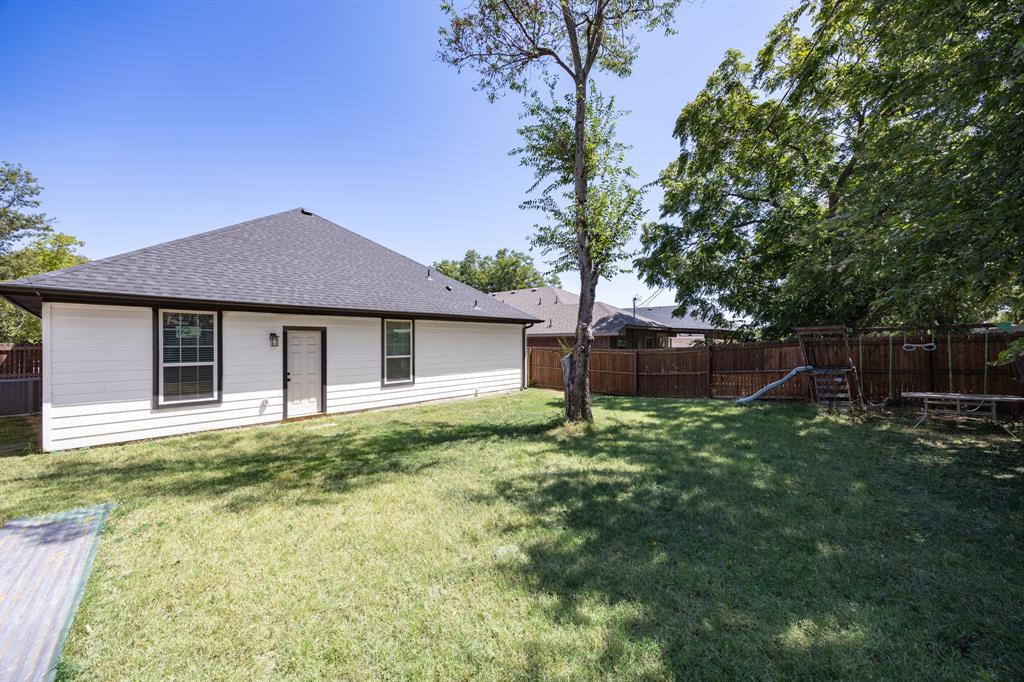 1236 E Fogg Street Property Photo 16