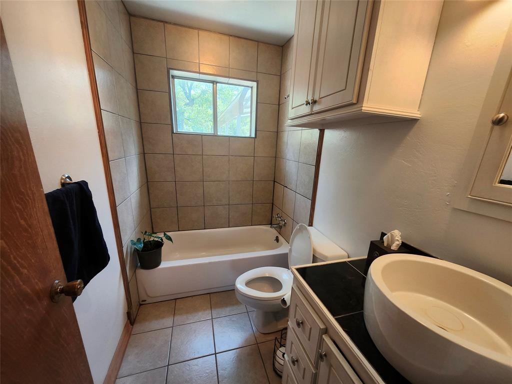 380 Nocona Drive Property Photo 6