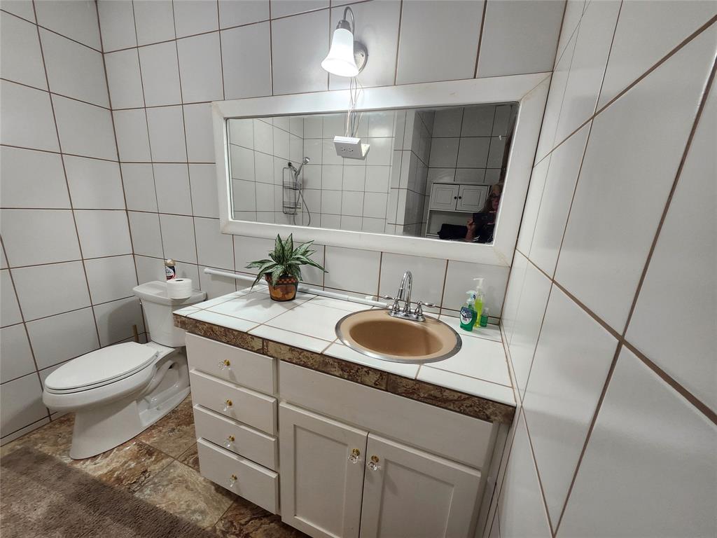 380 Nocona Drive Property Photo 8