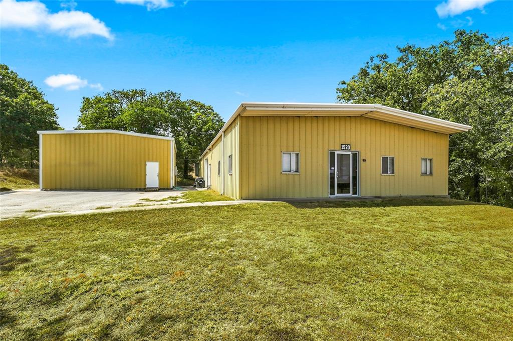 1520 Southeast Parkway Property Photo 1
