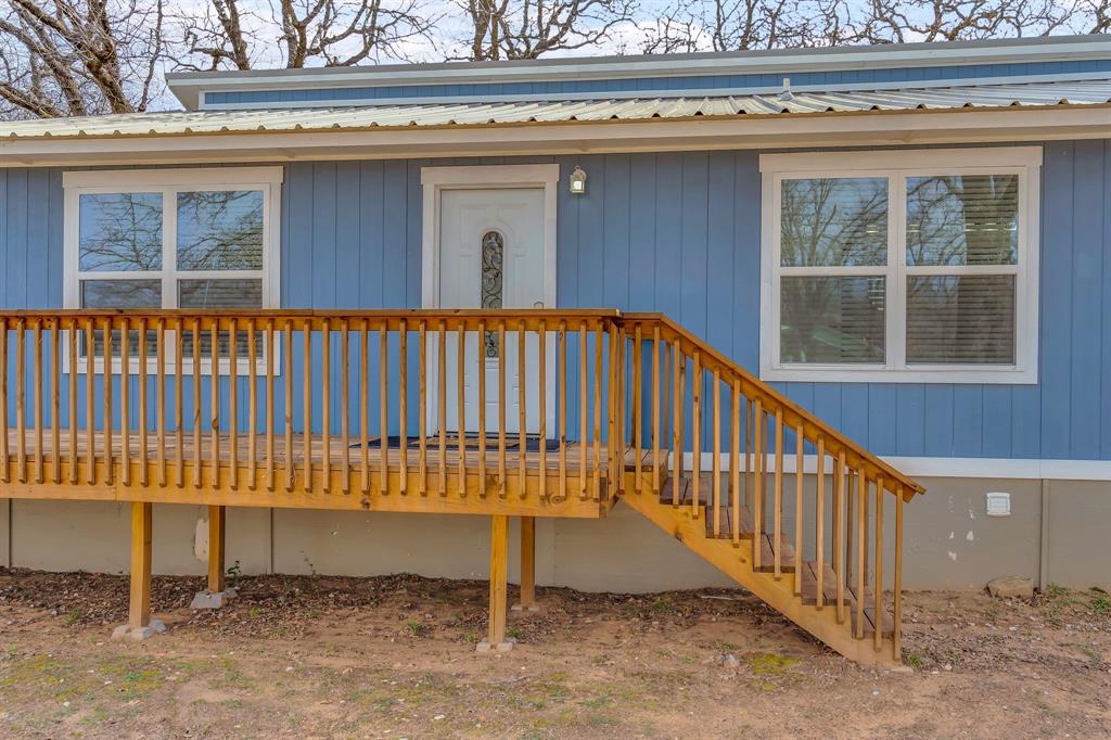 217 Comanche Trail Property Photo 3
