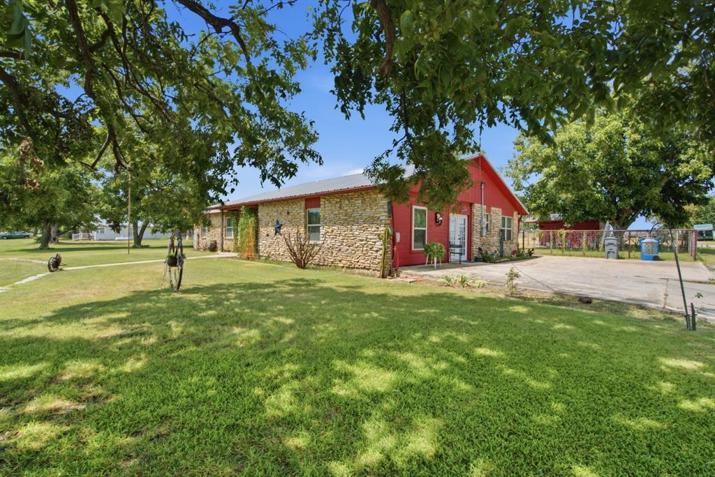 1399 State Highway 16 Property Photo 4