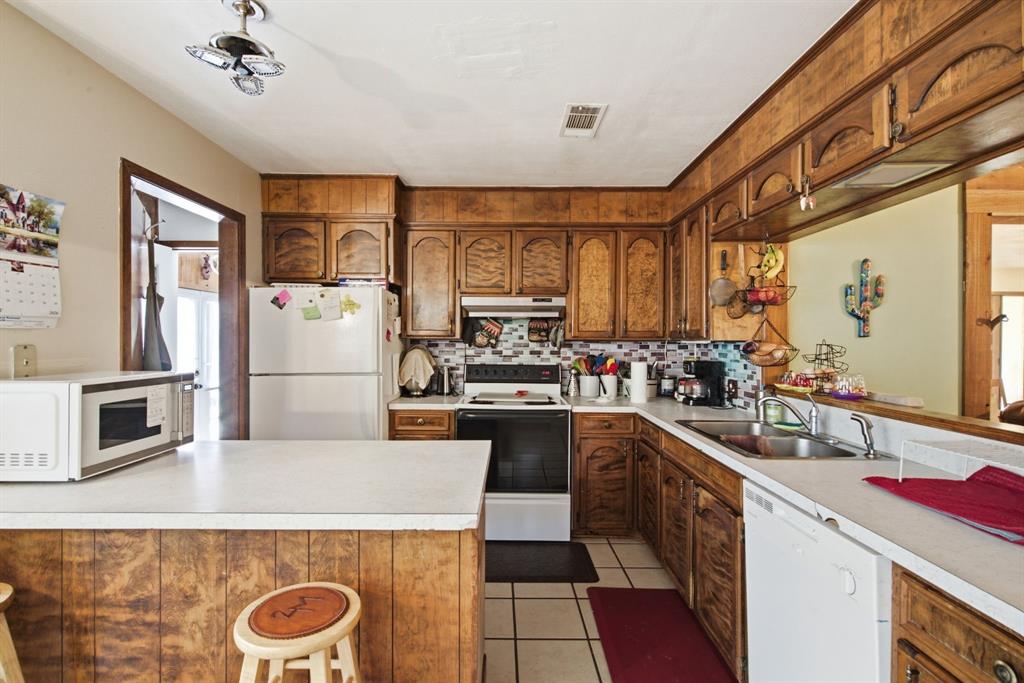 1399 State Highway 16 Property Photo 13