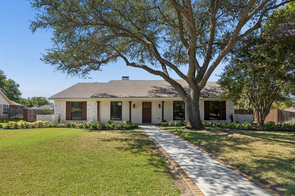 317 Pebble Knoll Property Photo 1