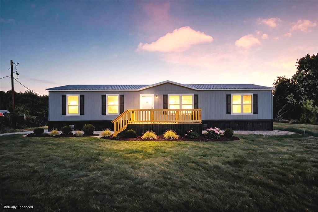 1221 County Road 805 Property Photo 1