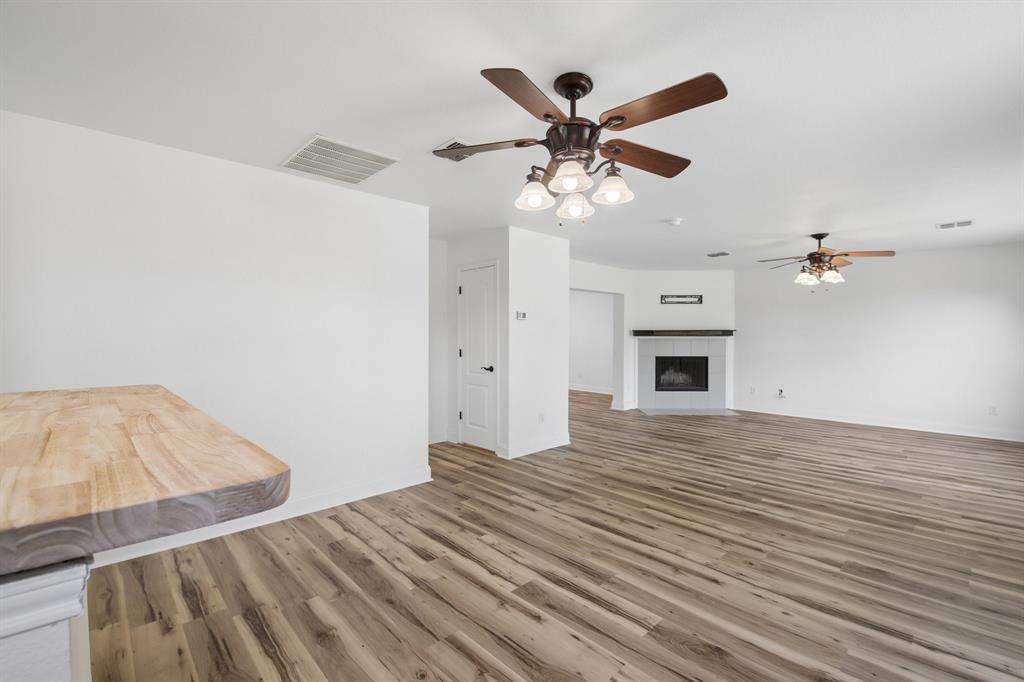 5533 Spring Ridge Drive Property Photo 10