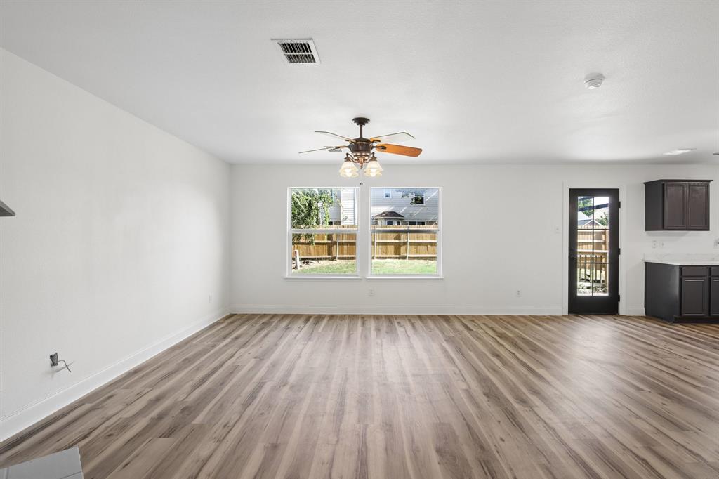 5533 Spring Ridge Drive Property Photo 11