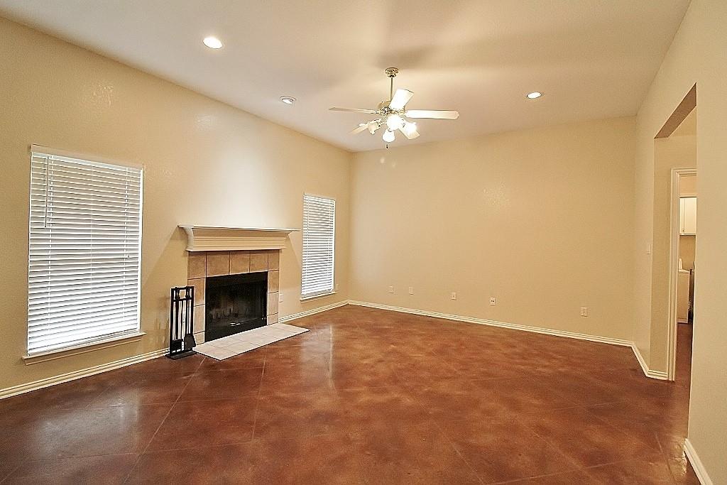 302 Aspen Court Property Photo 4