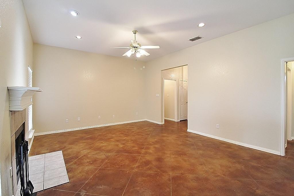 302 Aspen Court Property Photo 5
