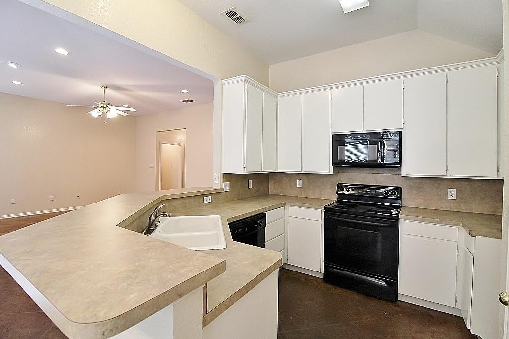 302 Aspen Court Property Photo 7