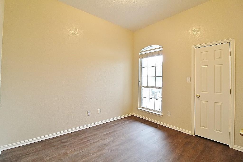 302 Aspen Court Property Photo 13