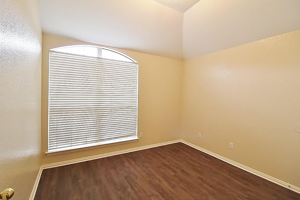 302 Aspen Court Property Photo 14