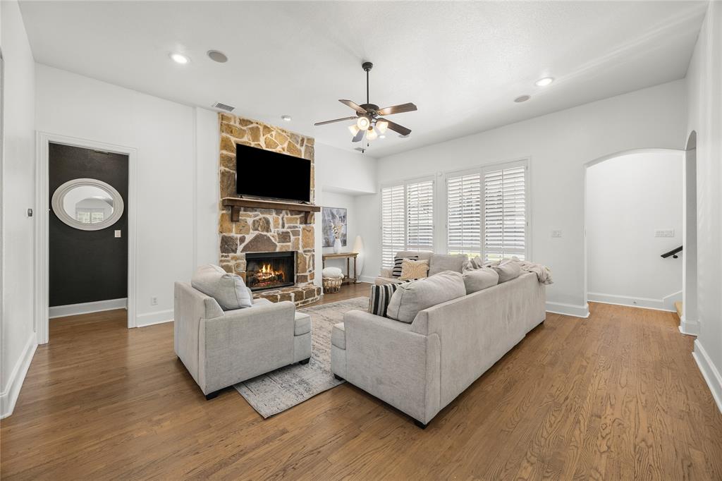 10974 Apple Valley Drive Property Photo 11