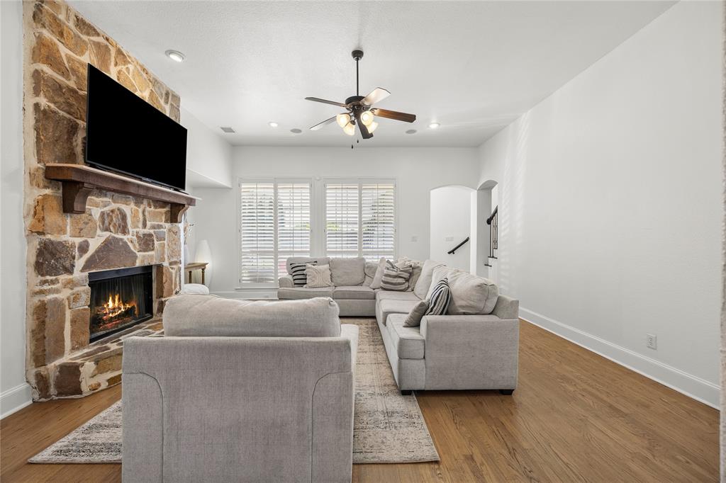 10974 Apple Valley Drive Property Photo 14