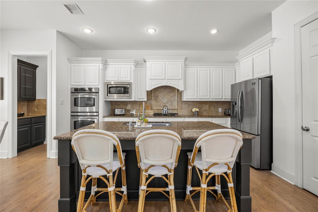 10974 Apple Valley Drive Property Photo 18